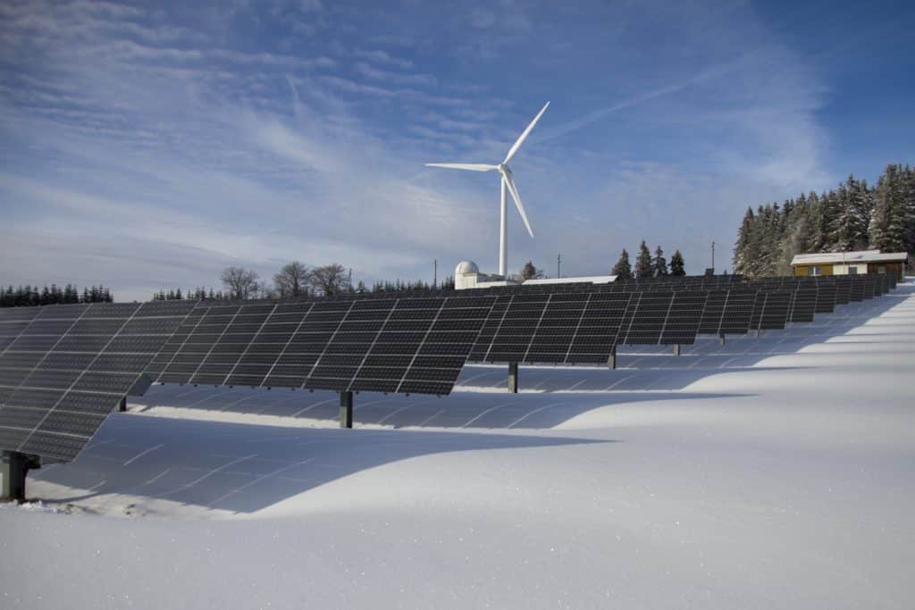 The Advantages of Solar Panel Cleaning