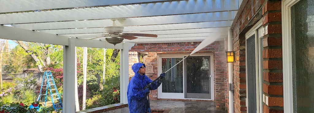 5 Reasons Cleaning Your Home’s Exterior Is a Necessity